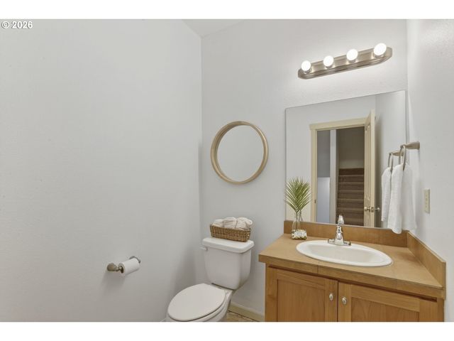 17326 Sw EIRWEN St, Beaverton, OR 97003