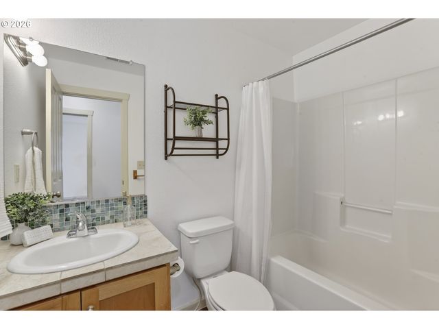 17326 Sw EIRWEN St, Beaverton, OR 97003
