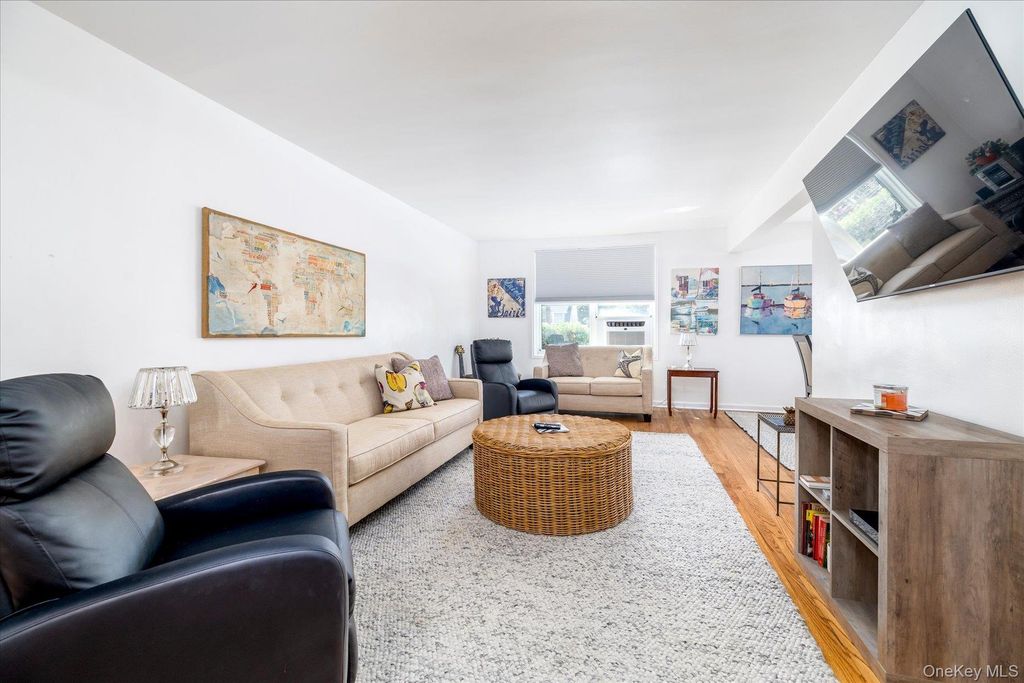 194 Smith Street 1Q, Freeport, NY 11520 — photo 2