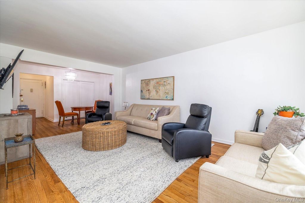 194 Smith Street 1Q, Freeport, NY 11520 — photo 3