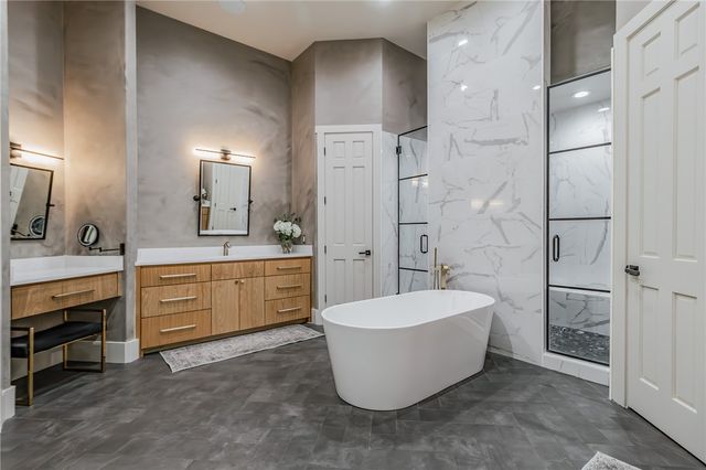 46 W Buckingham Drive, Rogers, AR 72758