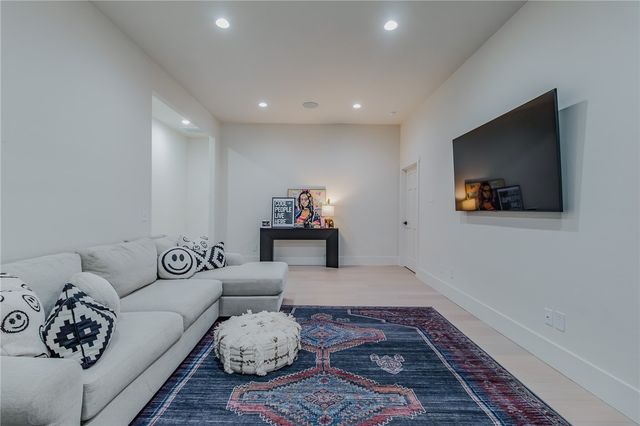 46 W Buckingham Drive, Rogers, AR 72758