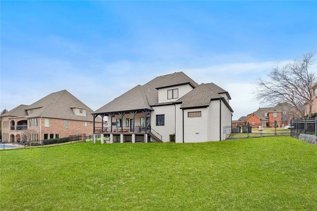 46 W Buckingham Drive, Rogers, AR 72758