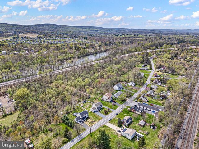 435 OLD PHILADELPHIA PIKE, Douglassville, PA 19518