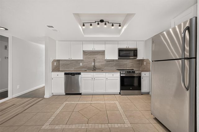 14777 Wunderlich Drive 409, Houston, TX 77069