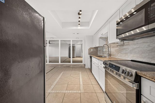 14777 Wunderlich Drive 409, Houston, TX 77069