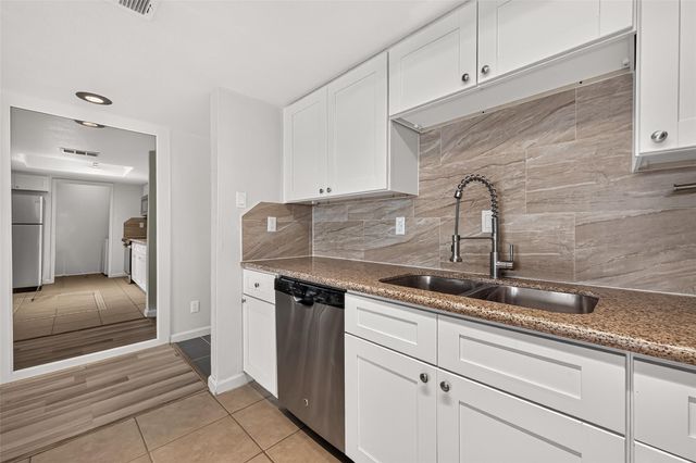 14777 Wunderlich Drive 409, Houston, TX 77069