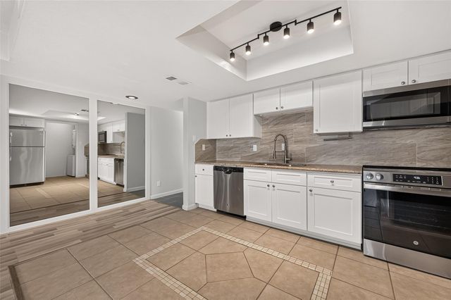 14777 Wunderlich Drive 409, Houston, TX 77069