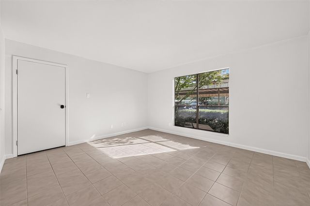 14777 Wunderlich Drive 409, Houston, TX 77069