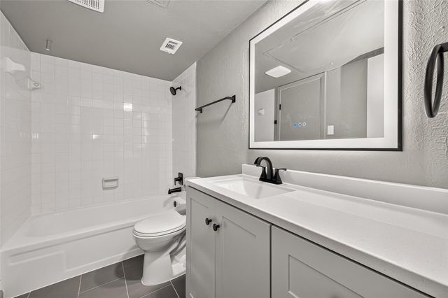 14777 Wunderlich Drive 409, Houston, TX 77069