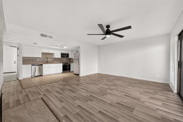 14777 Wunderlich Drive 409, Houston, TX 77069