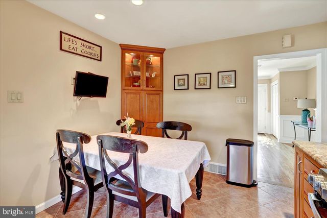 1170 BALLYTORE RD, Huntingdon Valley, PA 19006