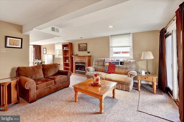 1170 BALLYTORE RD, Huntingdon Valley, PA 19006