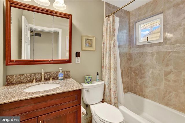 1170 BALLYTORE RD, Huntingdon Valley, PA 19006