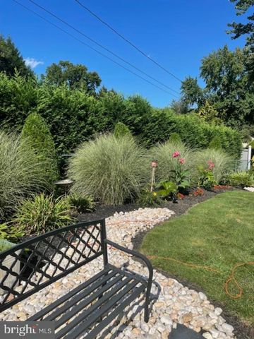 1170 BALLYTORE RD, Huntingdon Valley, PA 19006