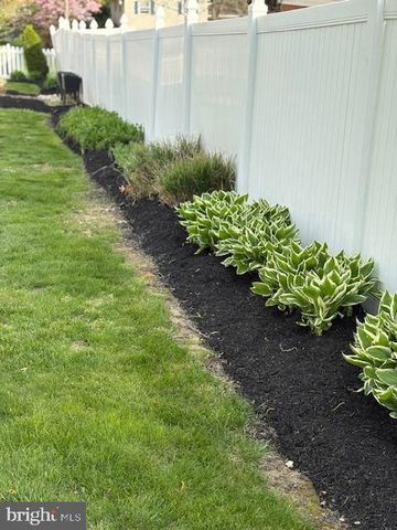 1170 BALLYTORE RD, Huntingdon Valley, PA 19006