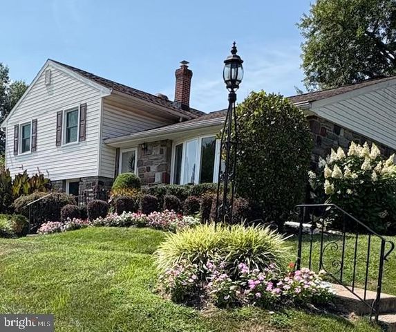 1170 BALLYTORE RD, Huntingdon Valley, PA 19006