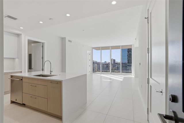 275 1ST AVENUE S 1107, St Petersburg, FL 33701