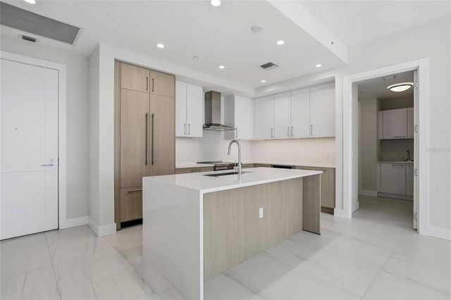 275 1ST AVENUE S 1107, St Petersburg, FL 33701