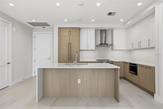 275 1ST AVENUE S 1107, St Petersburg, FL 33701