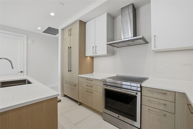 275 1ST AVENUE S 1107, St Petersburg, FL 33701