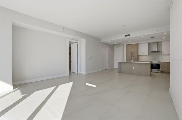 275 1ST AVENUE S 1107, St Petersburg, FL 33701