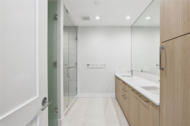 275 1ST AVENUE S 1107, St Petersburg, FL 33701