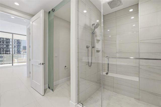 275 1ST AVENUE S 1107, St Petersburg, FL 33701