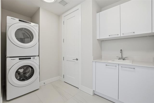 275 1ST AVENUE S 1107, St Petersburg, FL 33701