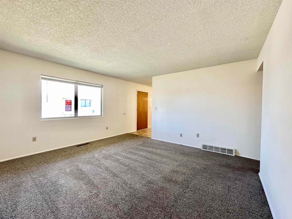 716 E 5th St, Powell, WY 82435 photo 4