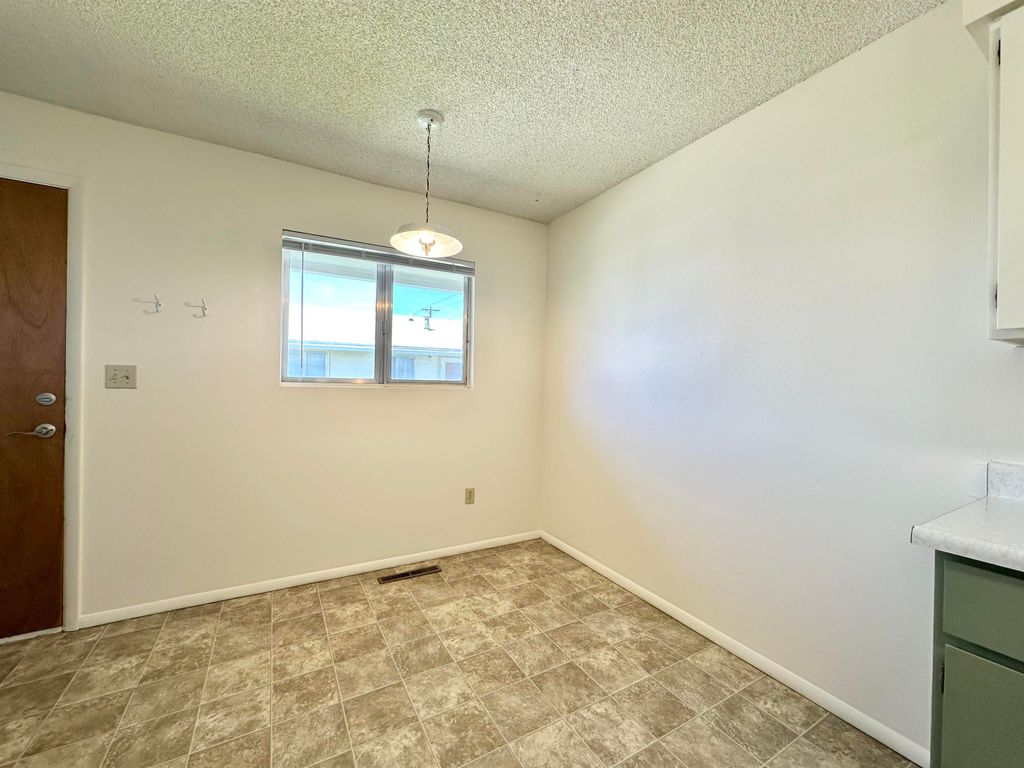 716 E 5th St, Powell, WY 82435 photo 7