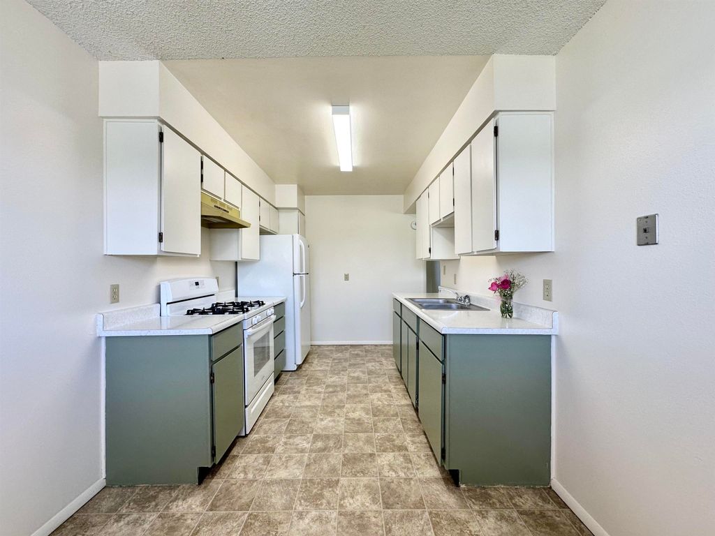 716 E 5th St, Powell, WY 82435 photo 9