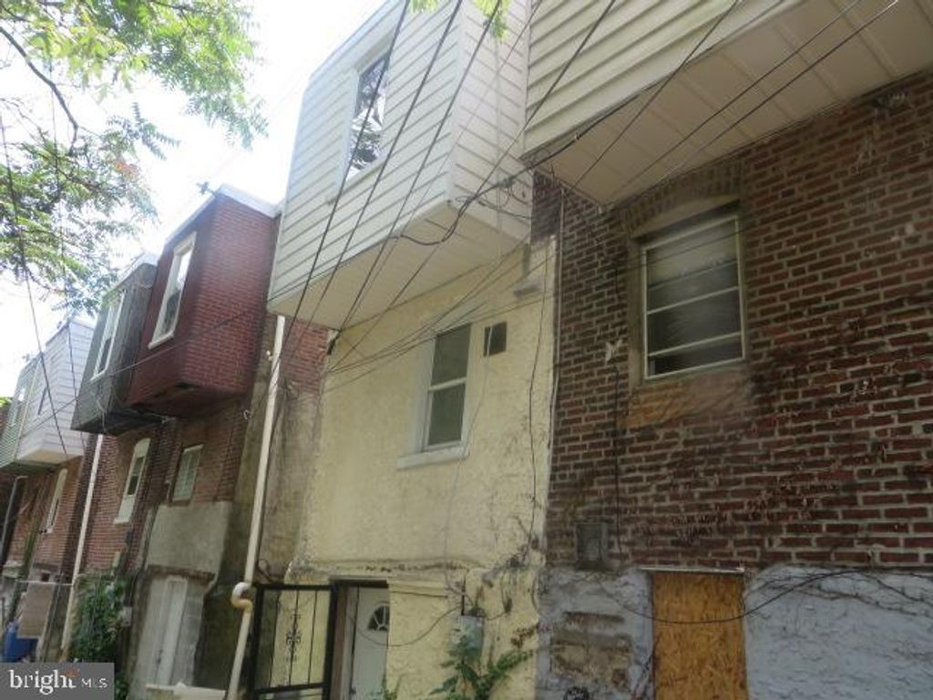 2403 S 72ND ST, Philadelphia, PA 19142