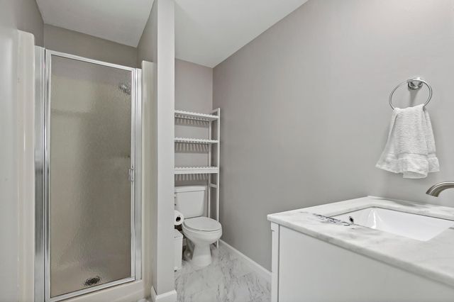 1933 Davis Court, Shakopee, MN 55379