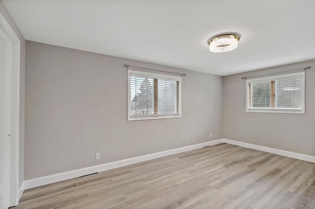 1933 Davis Court, Shakopee, MN 55379