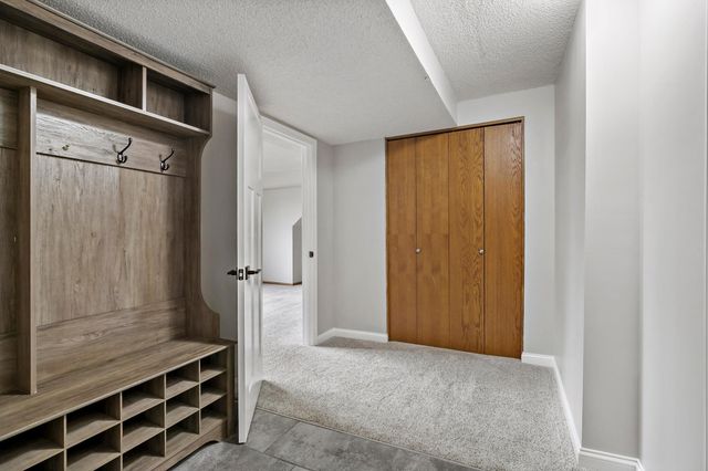 1933 Davis Court, Shakopee, MN 55379