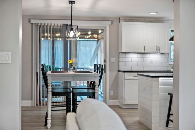 1933 Davis Court, Shakopee, MN 55379