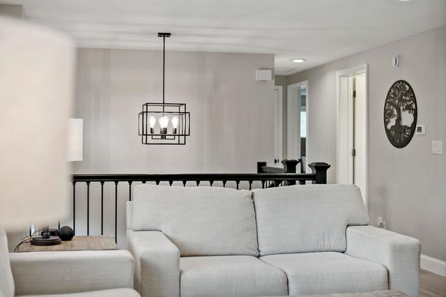 1933 Davis Court, Shakopee, MN 55379