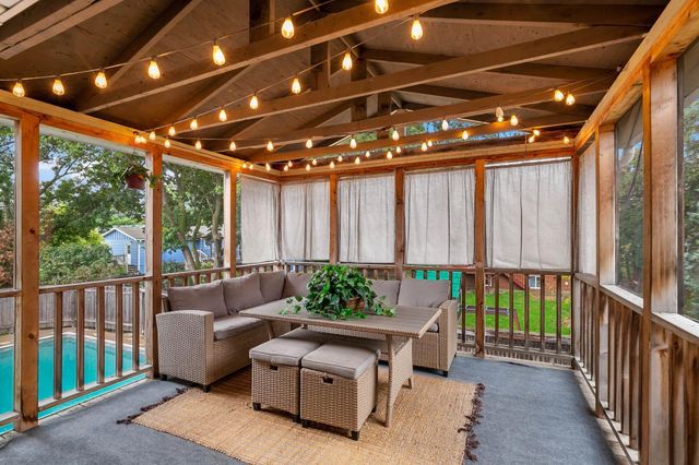 1933 Davis Court, Shakopee, MN 55379