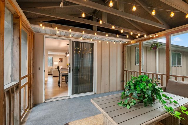 1933 Davis Court, Shakopee, MN 55379