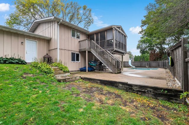 1933 Davis Court, Shakopee, MN 55379