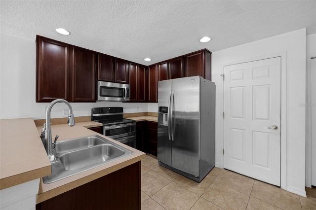 4587 LACEBARK TRAIL, Oviedo, FL 32765