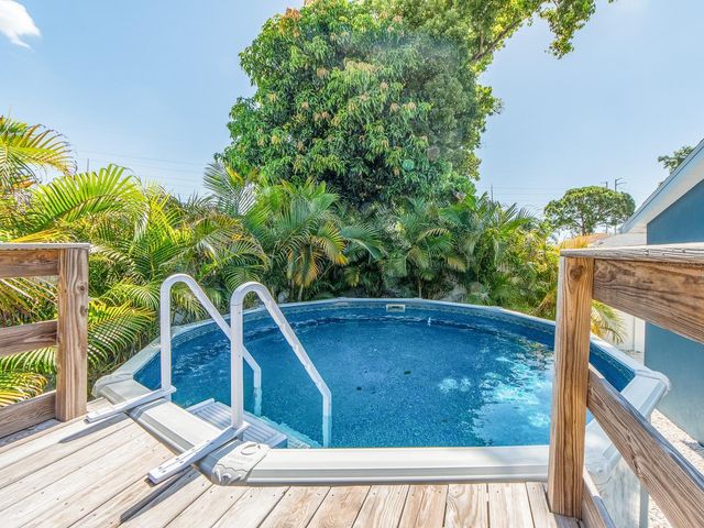 2321 MABEN AVENUE, Palm Harbor, FL 34683