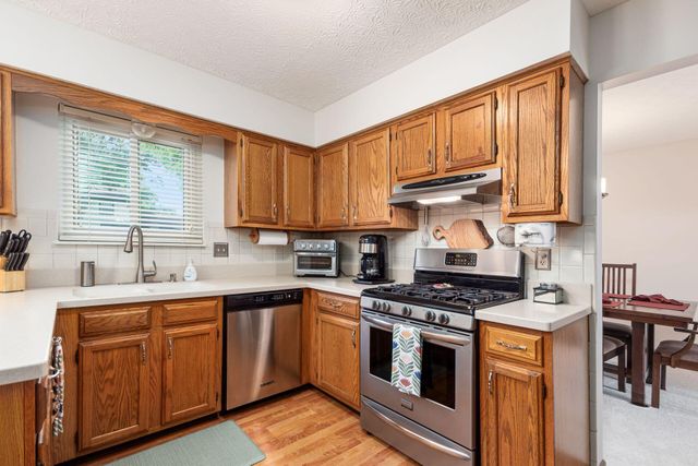 2161 Ransom Oaks Drive, Columbus, OH 43228