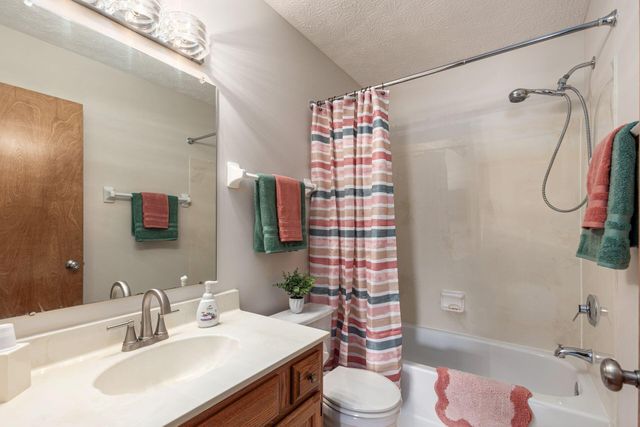 2161 Ransom Oaks Drive, Columbus, OH 43228
