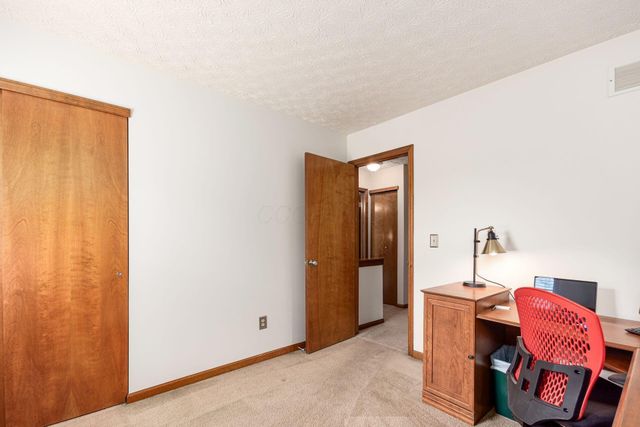 2161 Ransom Oaks Drive, Columbus, OH 43228