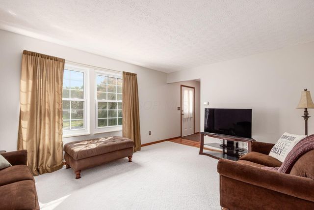2161 Ransom Oaks Drive, Columbus, OH 43228