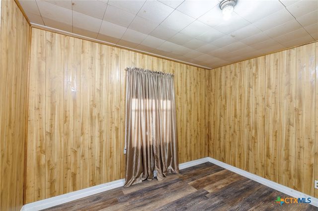 921 Robertson Street, Gonzales, TX 78629