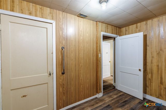 921 Robertson Street, Gonzales, TX 78629