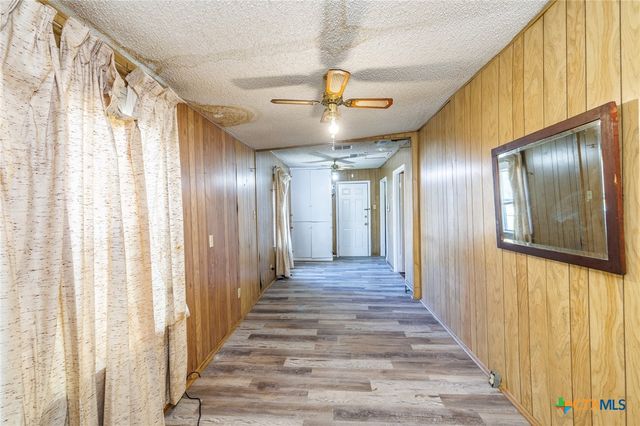 921 Robertson Street, Gonzales, TX 78629